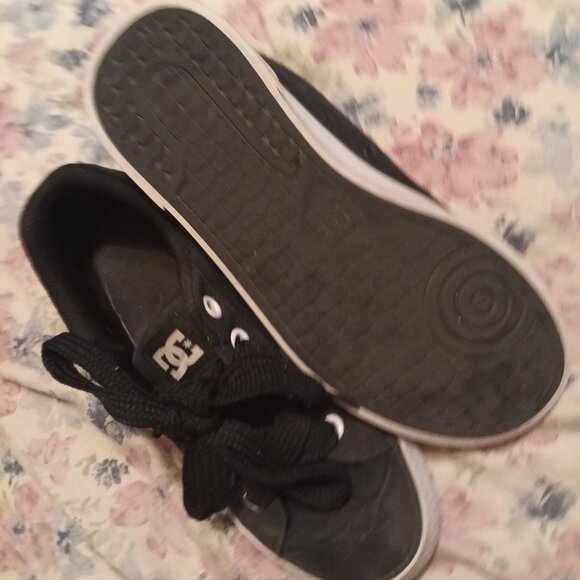 Womens Dc Shoes ( Size 6) - Picture 4 of 7